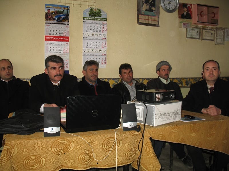 ÇİFTÇİ EĞİTİMİ HIZ KESMEDEN DEVAM EDİYOR