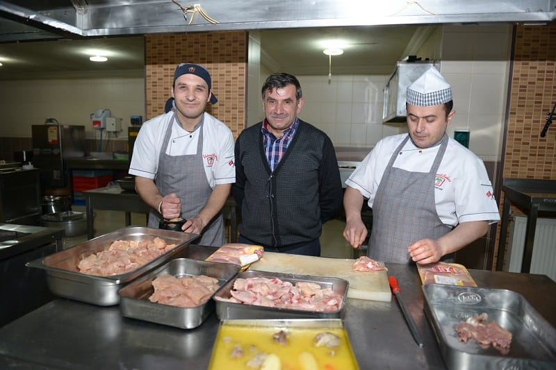 ÇORUM’DAKİ ENGELLİ GENÇ ÇALIŞMAYA BAŞLADI