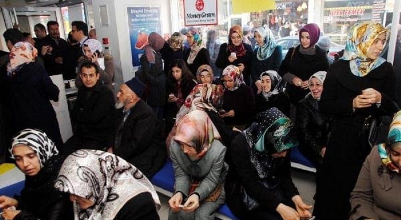 BANK ASYA’DA PARA KUYRUĞU