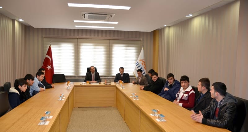 LİSE ÖĞRENCİLERİNDEN REKTÖR’E ZİYARET