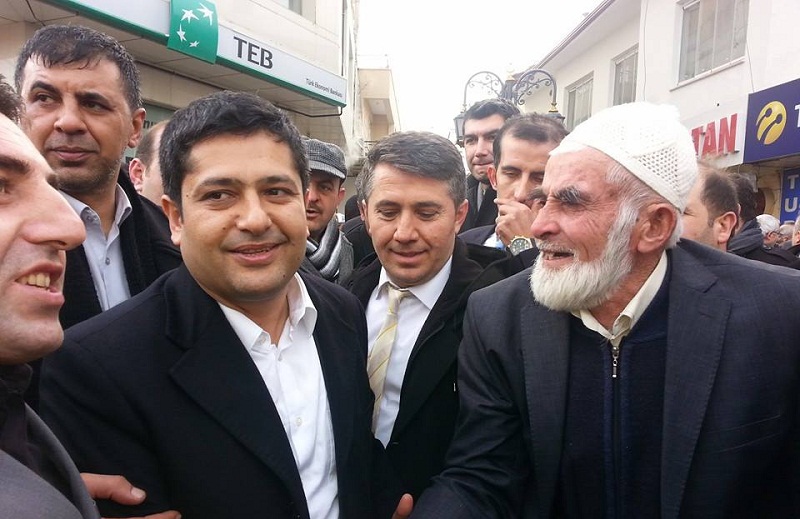 AK PARTİ’DE ÖZKADER’E SEVGİ SELİ