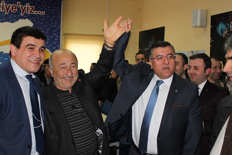 NECİP UYGUR’DAN GÖVDE GÖSTERİSİ