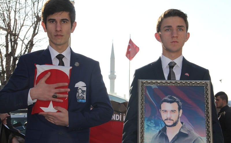 ÇORUM’DA BİNLERCE ÜLKÜCÜ YÜRÜDÜ