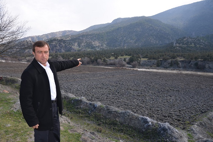 ÇORUM’DA İLGİNÇ ARAZİ KAVGASI