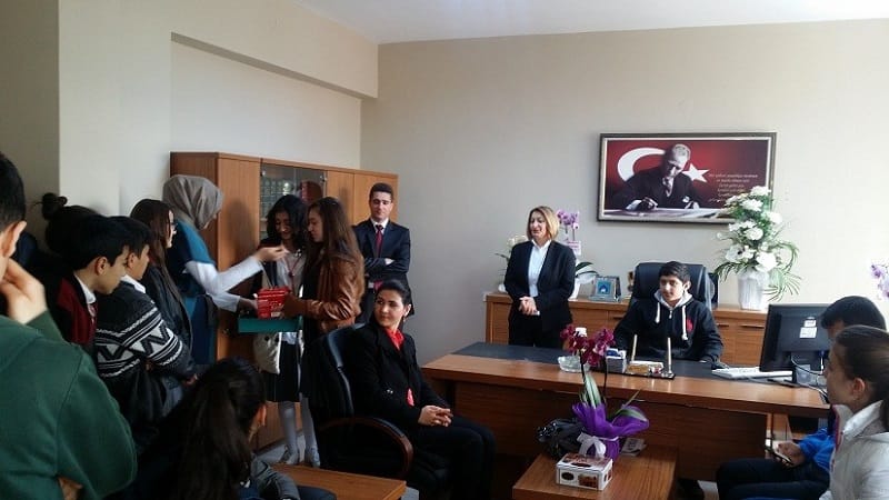ÖĞRENCİLER’DEN VERGİ DAİRESİNE ZİYARET