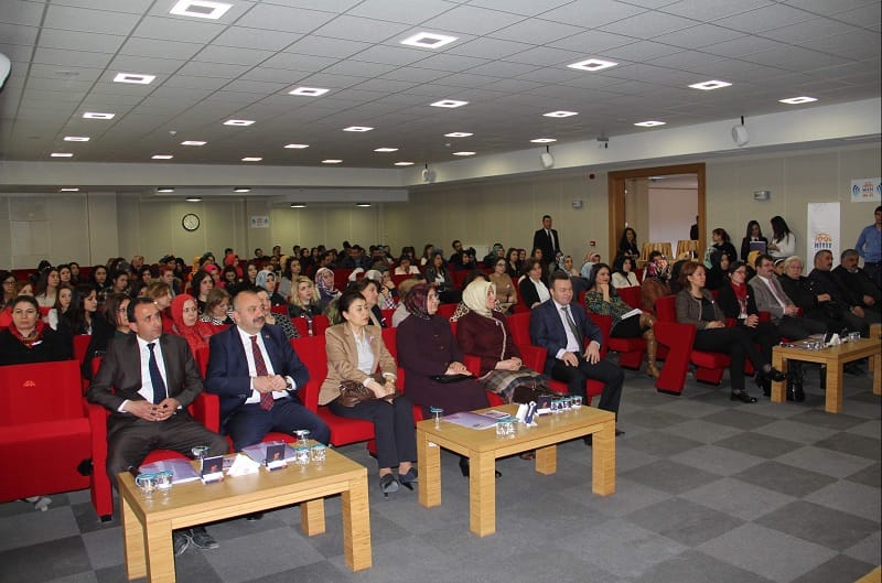 HİTİT’DEN ‘KADIN OLMAK ZOR ZANAAT’ PANELİ