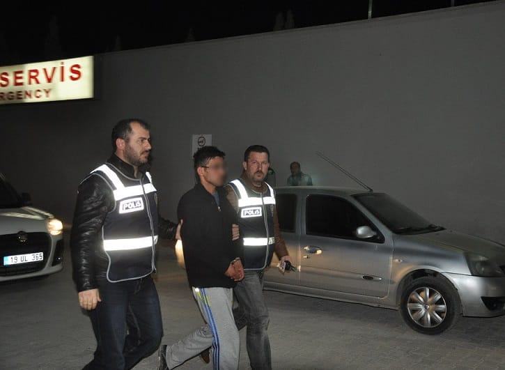 ÇILGIN AŞIK POLİSTEN KAÇAMADI