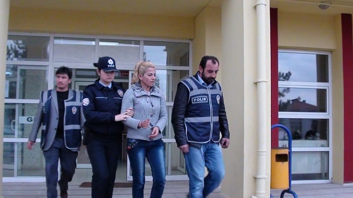 UYUŞTURUCUYA 2 TUTUKLAMA GELDİ
