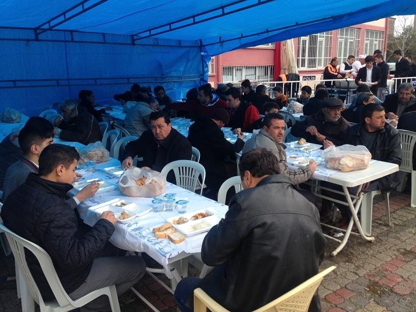 TRAFİK KAZASINDA ÖLEN 5 GENÇ İÇİN MEVLİT OKUTULDU