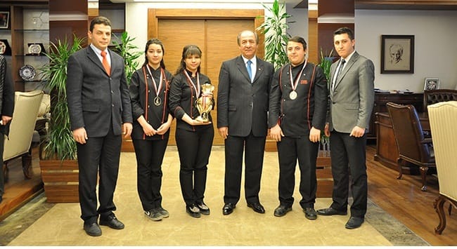 ALTIN KEP’TE BAŞARILI ÖĞRENCİLER ÖDÜLLENDİRİLDİ