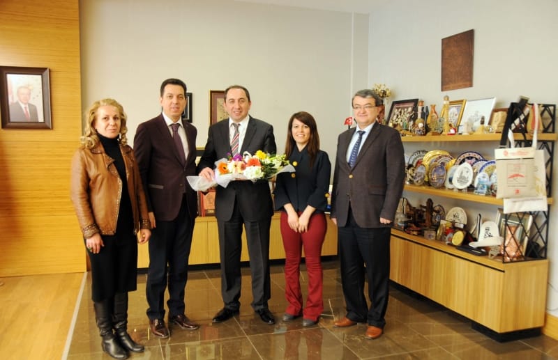 SOSYAL ALANDA PROJELERE İMZA ATMAK İSTİYORUZ