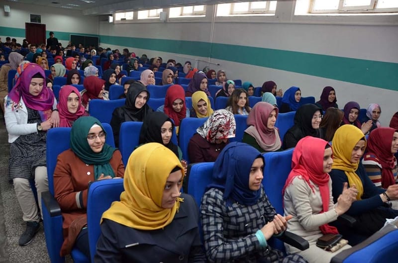 İŞ YAPAN, ELİNİ TAŞIN ALTINA KOYAN İNSAN OLUNMALI