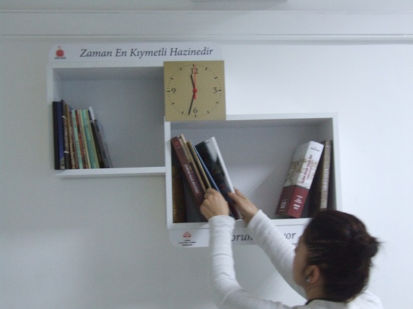ZAMAN EN KIYMETLİ HAZİNEDİR