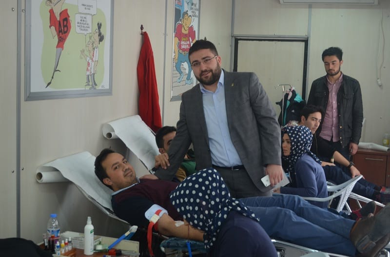 AK GENÇLİK KAN BAĞIŞINDA BULUNDU