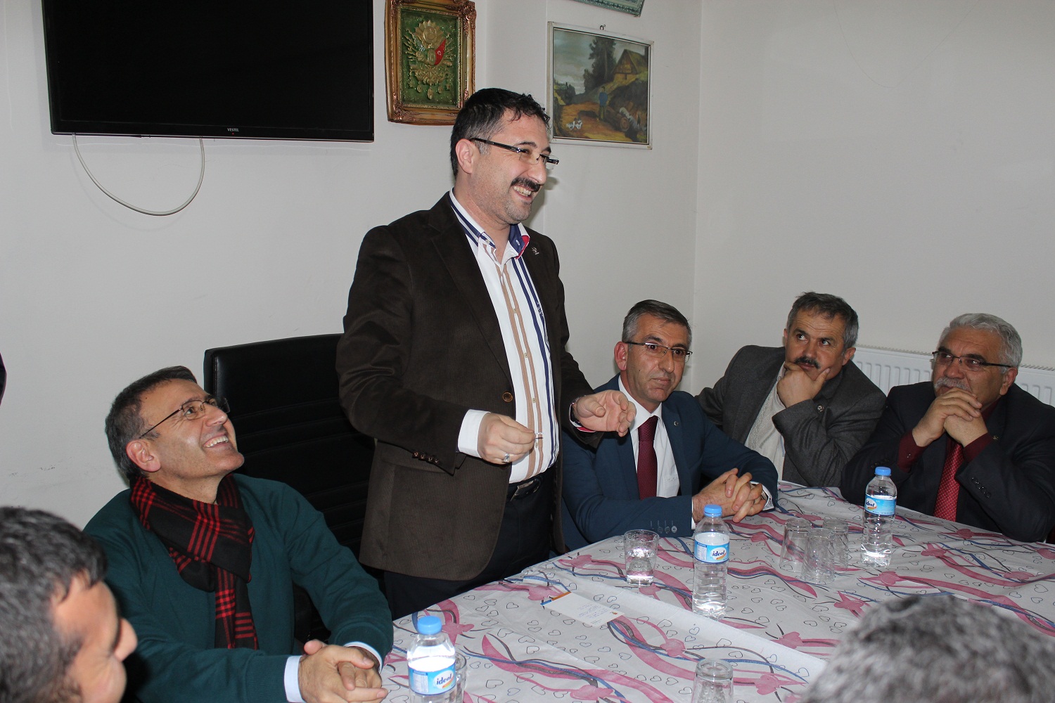 MUHALEFETİ HACI MURAT’A BENZETTİ