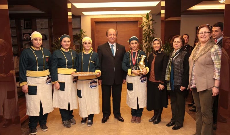 VALİ KARA, BAŞARILI AŞÇI ÖĞRENCİLERİ ÖDÜLLENDİRDİ