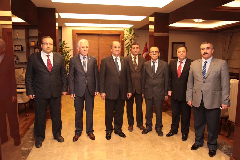 TÜKETİCİLER HAKLARI KONUSUNDA BİLİNÇLENİYOR