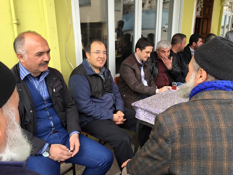 BABA OCAĞINDA SORUN DİNLEDİ