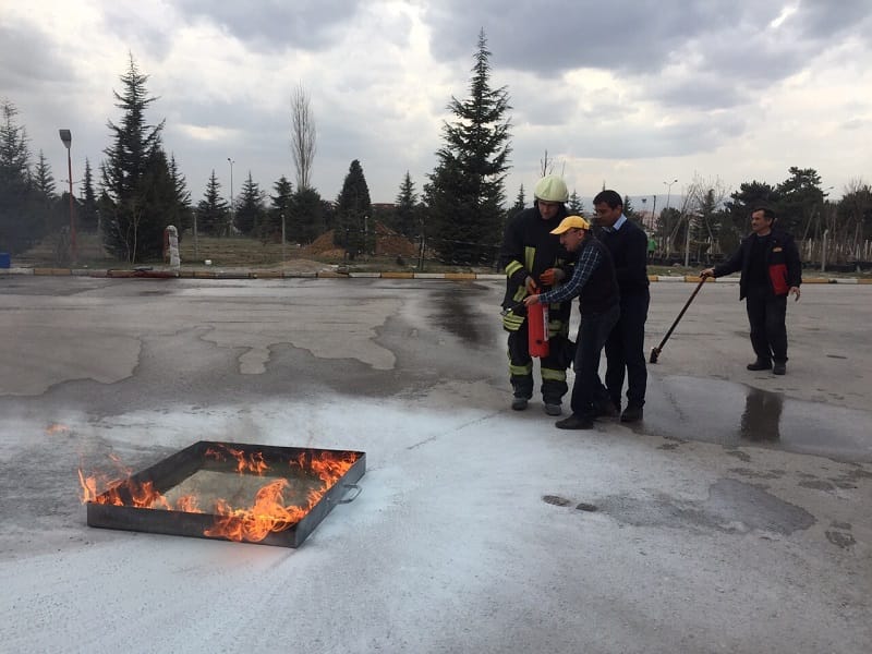 ENGELLİ GENÇLER YANGIN TATBİKATINA KATILDI