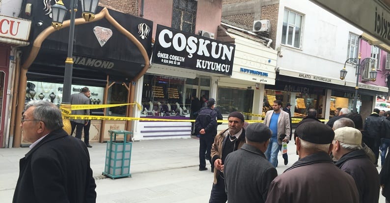 ÇORUM’DA KUYUMCU İNTİHARA KALKIŞTI