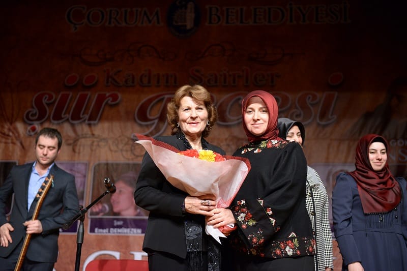 KADIN ŞAİRLERDEN KADINLARA ÖZEL ŞİİR GECESİ