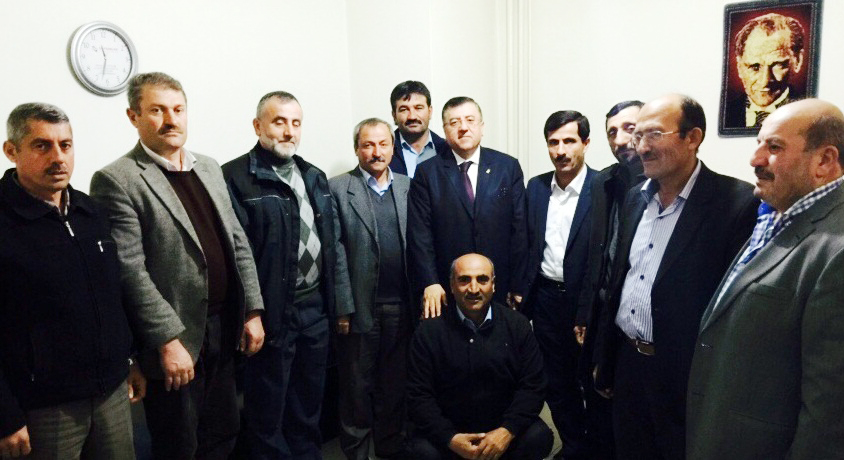 NECİP UYGUR KÖY MUHTARLARINI DİNLEDİ