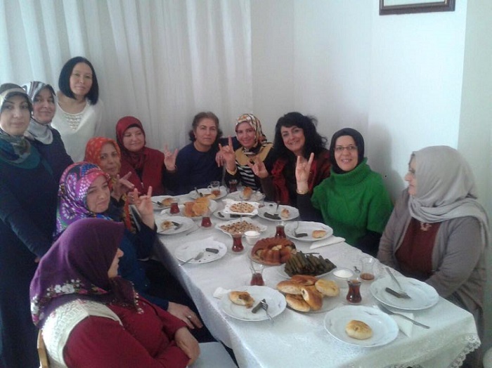 ÇORUM’DAKİ MHP’Lİ BAYANLAR BOŞ DURMUYOR