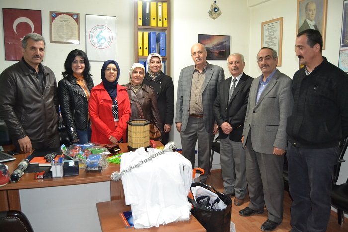 MHP’Lİ BAYANLARDAN YAĞMUR DAMLASINA YARDIM