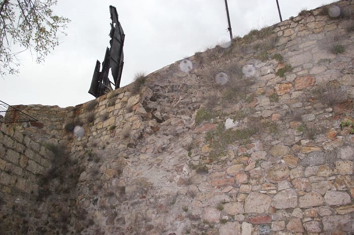 İSKİLİP KALESİNDE TEHLİKELİ DURUM