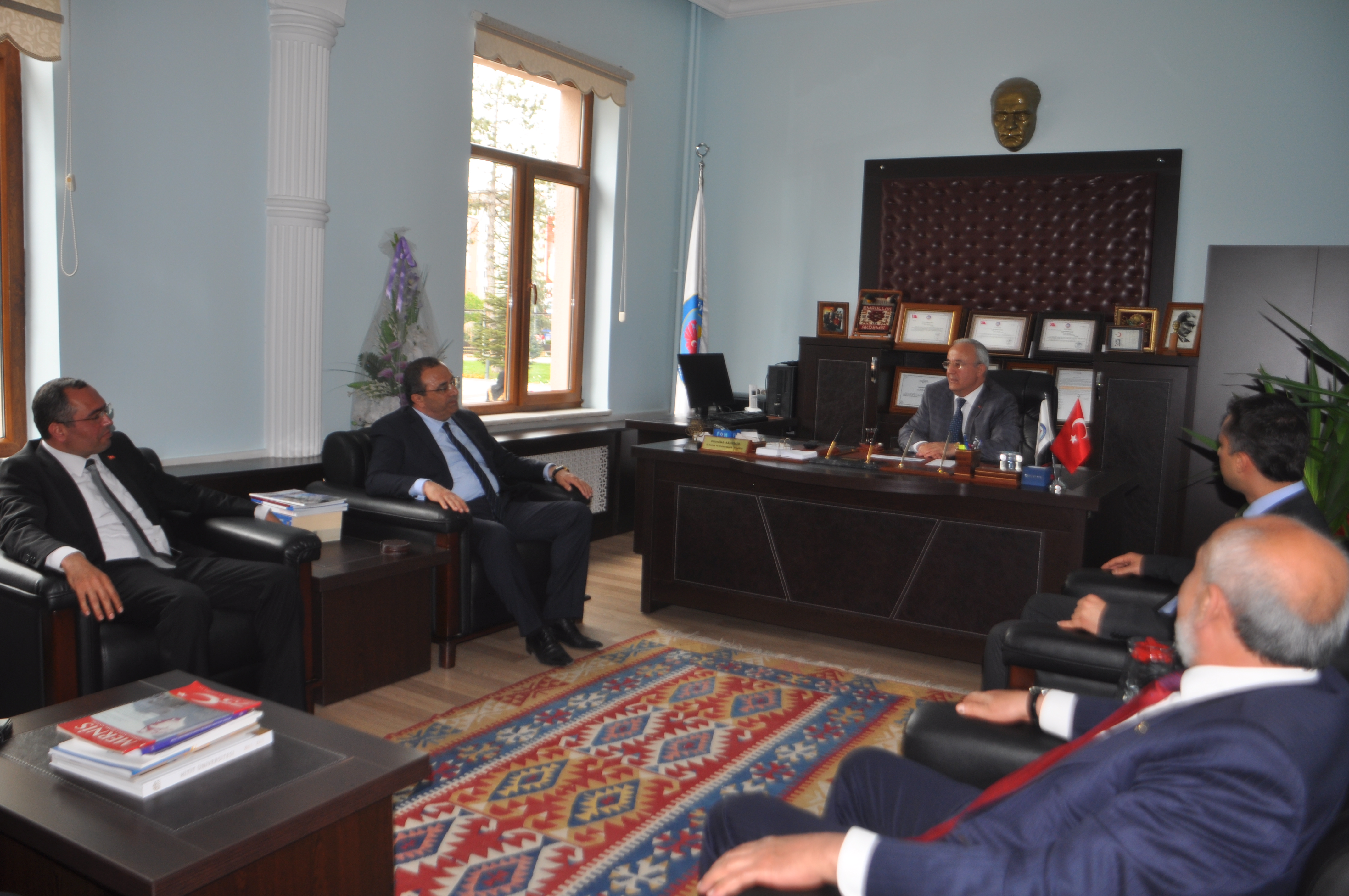 MHP ADAYLARI RESMİ KURUMLARI ZİYARET ETTİ