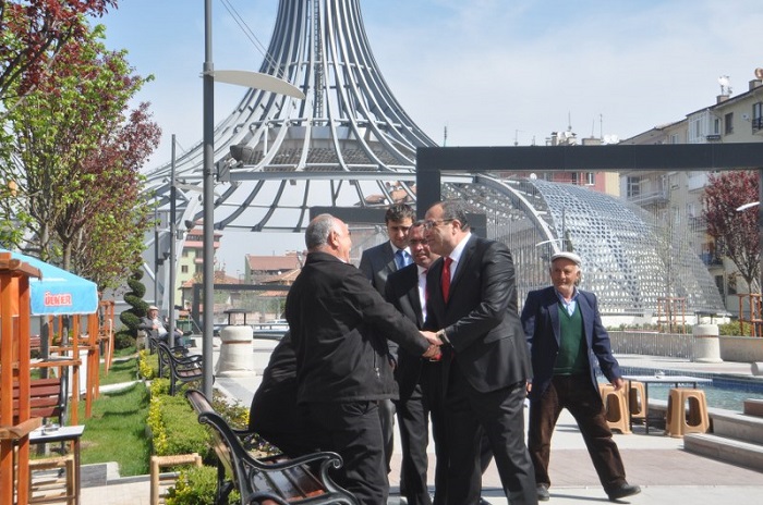 MHP GAZİ CADDESİNDE VATANDAŞLARLA BULUŞTU
