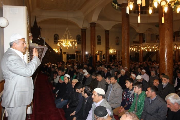 KANDİL GECESİ CAMİLER DOLUP TAŞTI