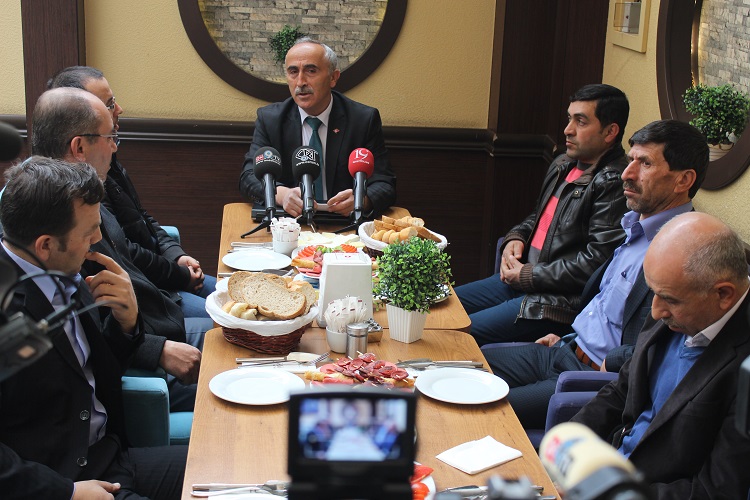 DÜVENCİ’YE 1 YILDA YAPILANLARI DEĞERLENDİRDİ