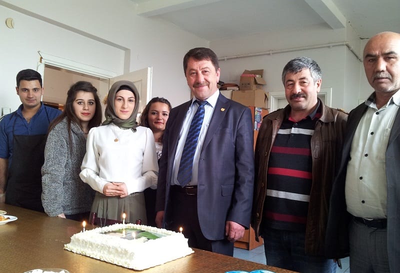 TAHSİN ŞAHİN’E SÜRPRİZ DOĞUM GÜNÜ