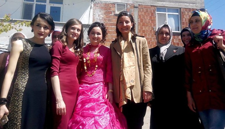 MHP’NİN KADIN ADAYINA BÜYÜK DESTEK