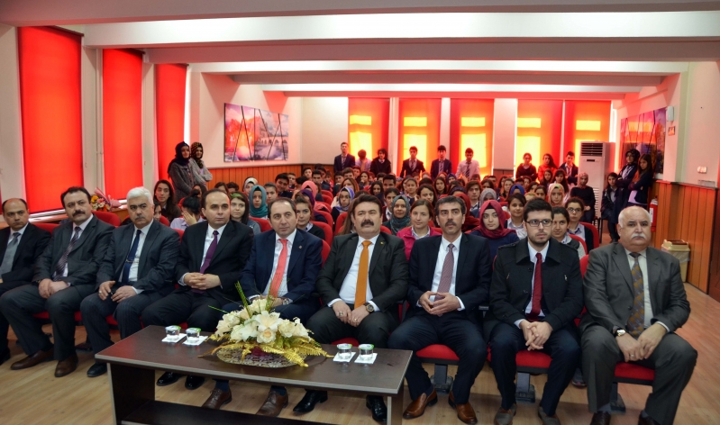 İNSANLARIN EN HAYIRLISI İNSANLIĞA FAYDASI OLANDIR