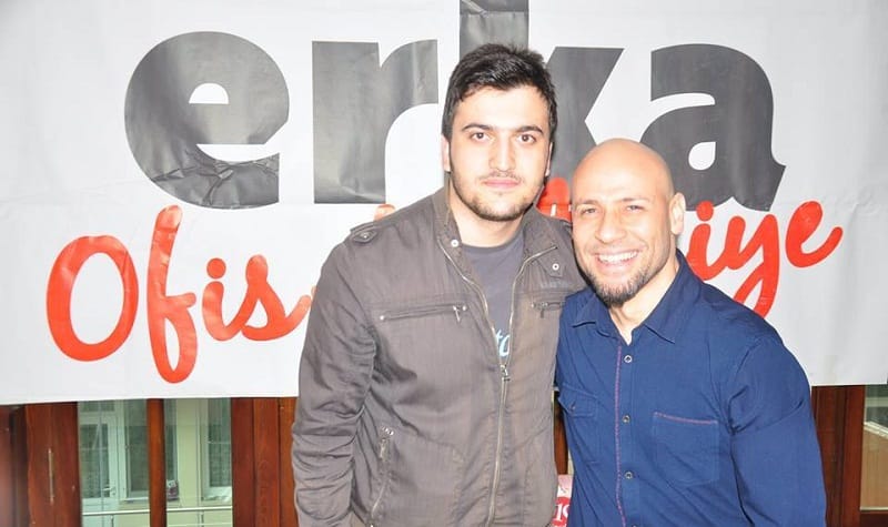 KAHRAMAN TAZEOĞLU HAYRANLARIYLA BULUŞTU