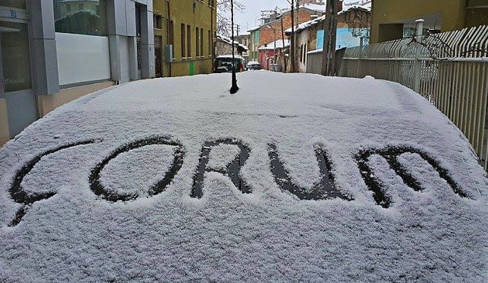 ŞAKA GİBİ, ÇORUM’A KAR YAĞDI