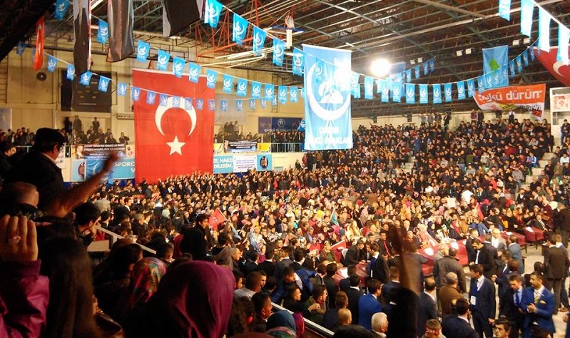 ÇORUM’DA ÜLKÜCÜLERİ ŞAHLANDIRAN KONSER