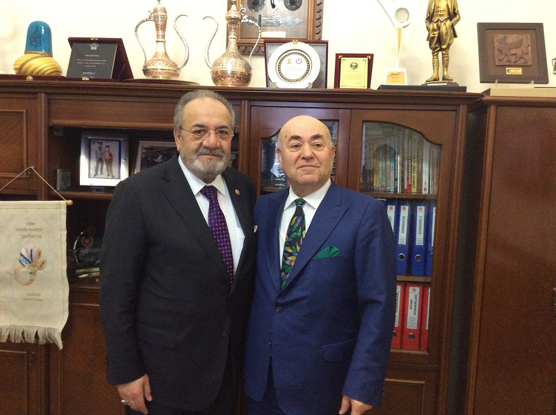 ÜNLÜ MODACIDAN SALİM USLU’YA SÜRPRİZ