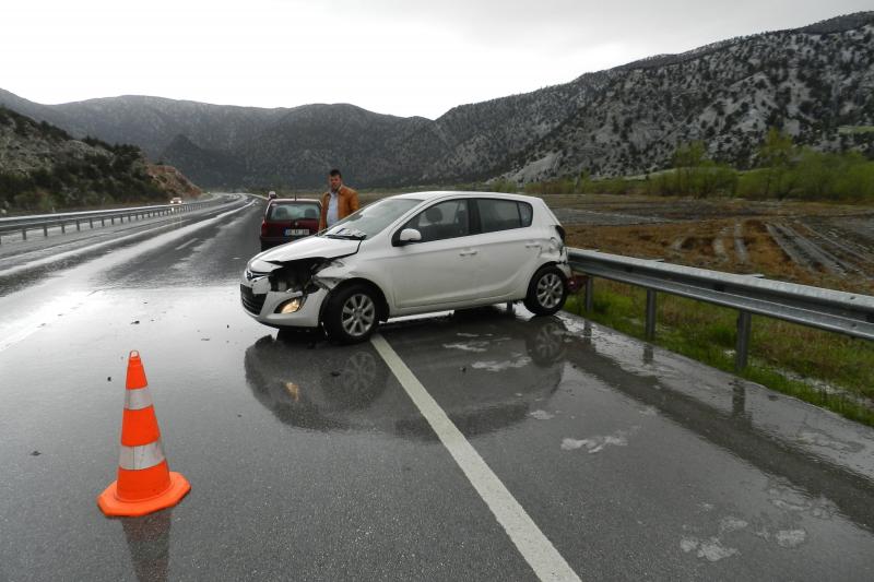 ÇORUM’DA YOLLAR BUZ PİSTİNE DÖNDÜ