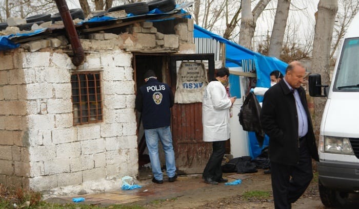 YAŞLI ADAM EVİNDE ÖLÜ BULUNDU