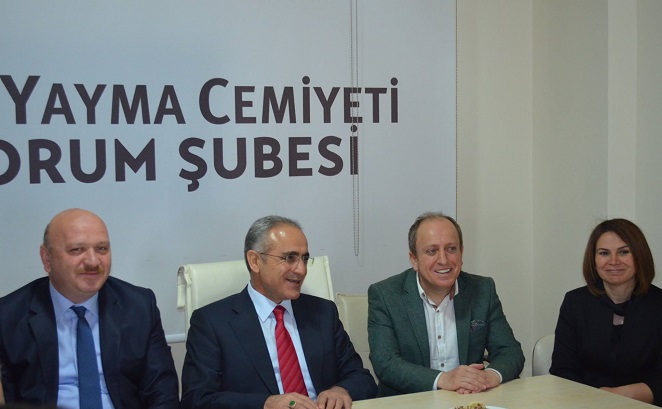 YALÇIN TOPÇU İYC’Yİ ZİYARET ETTİ