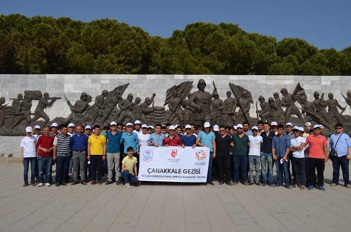 İYC GENÇLERİ ÇANAKKALE’DE ŞEHİTLERİN HUZURUNDA