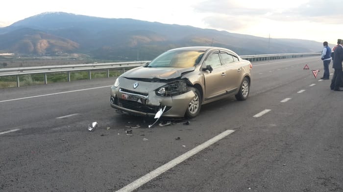 OTOMOBİLLE MOTOSİKLET ÇARPIŞTI