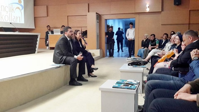 CERİTOĞLU, GENÇLERLE BİR ARAYA GELDİ