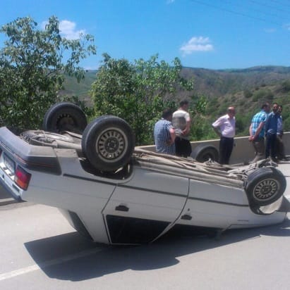 BAŞKA ARABA SIKIŞTIRINCA TAKLA ATTI