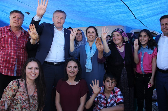 AK PARTİ’NİN KADIN ADAYINA TAM DESTEK