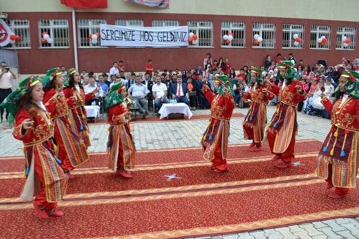 İSKİLİP’TE YIL SONU SERGİSİ BEĞENİLDİ