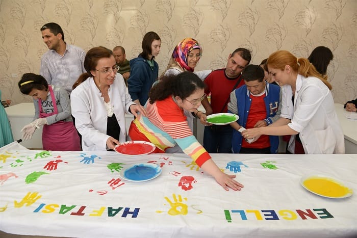 ENGELLİ GENÇLER, HAFTASINI KUTLADI